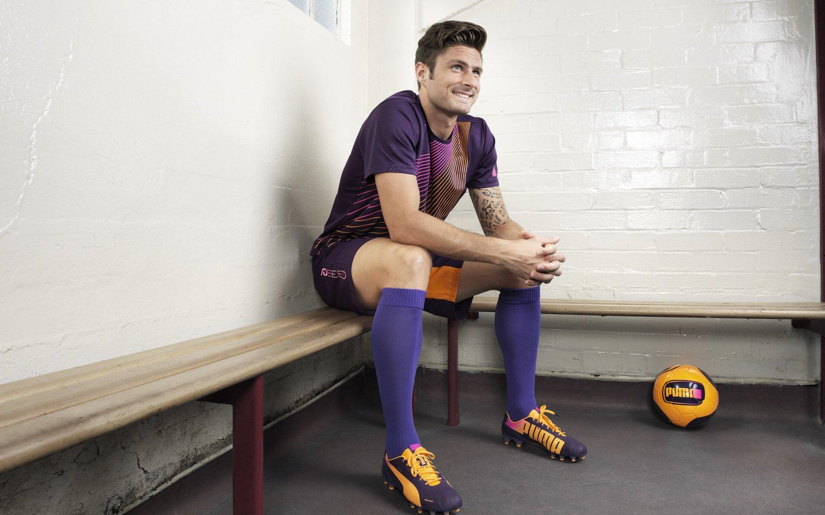 无灵魂无领袖!基恩怒斥,曼联球员真该找个地缝钻进去!