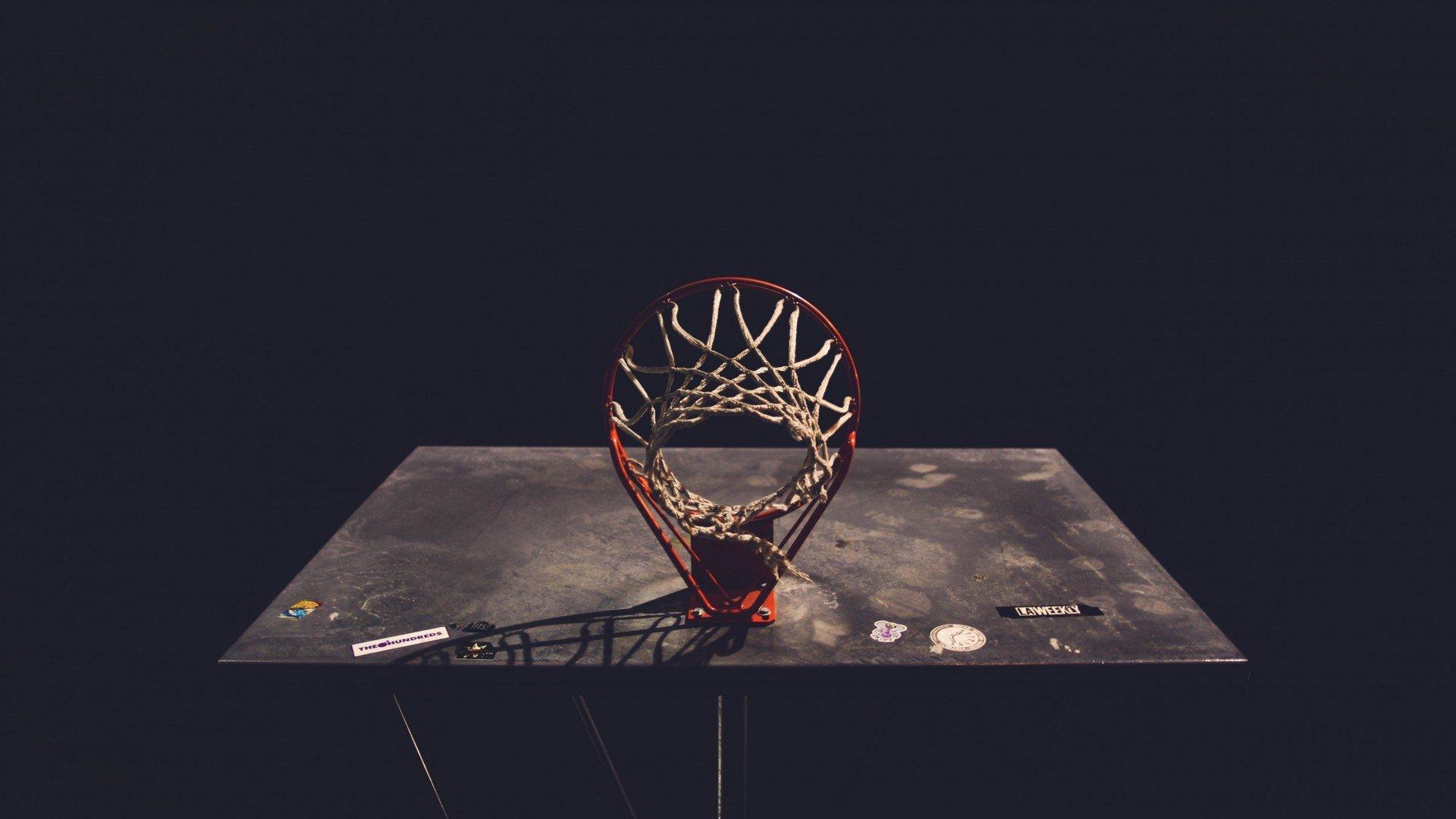 英超风云，滕哈赫称C罗问题不影响比赛，B费强调内部解决团队矛盾